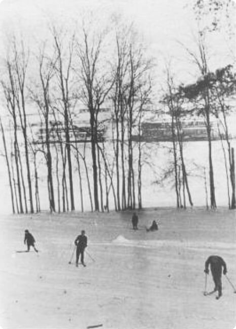 Плакат «Способы передвижения на лыжах». 1941