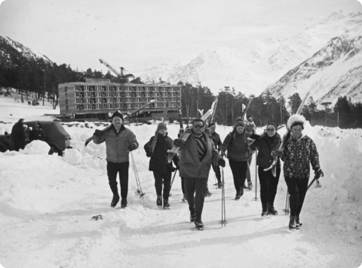 Лыжники г. Сортавала на тренировке. 1948